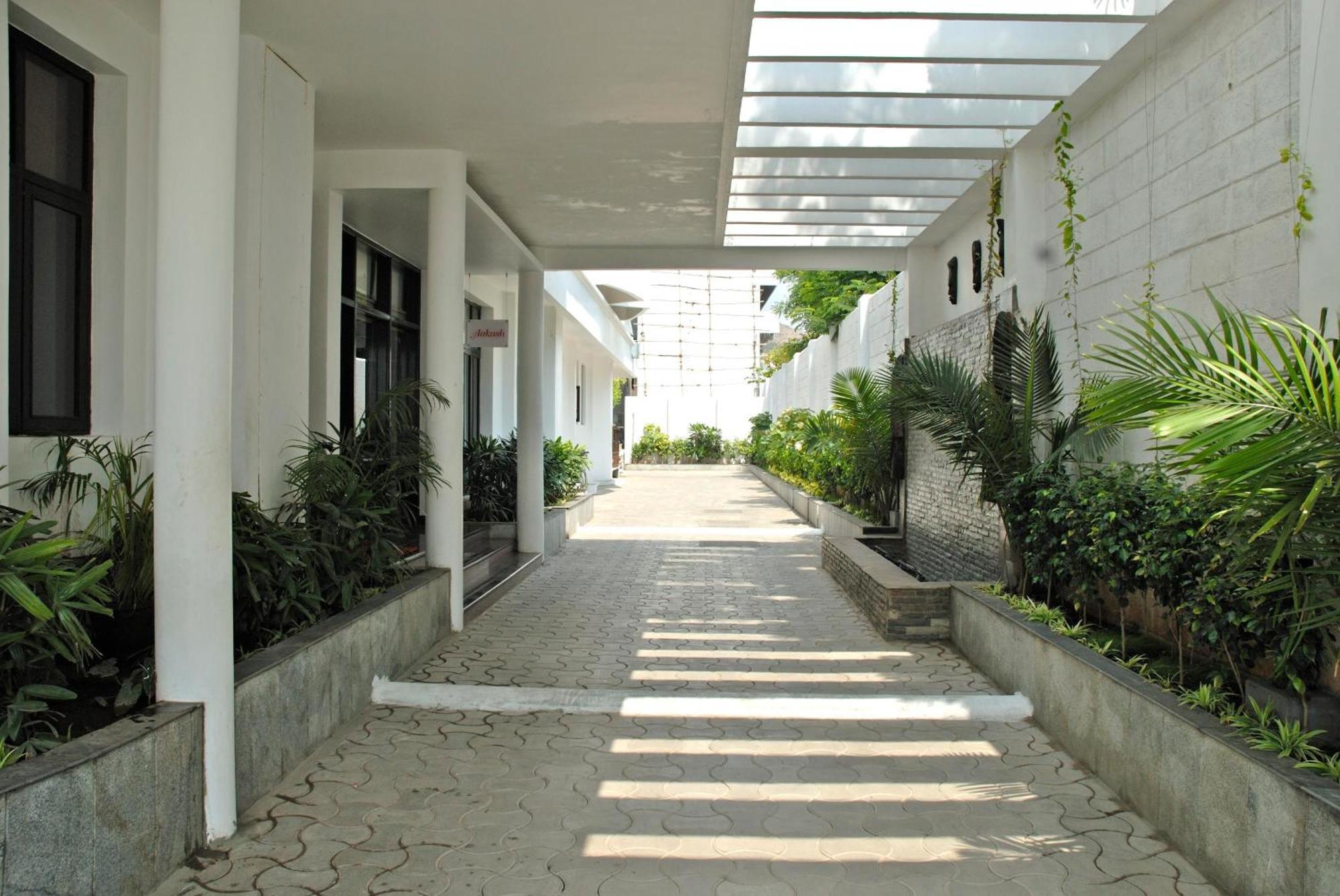 Arpanaa Hotel Tiruvannāmalai Buitenkant foto