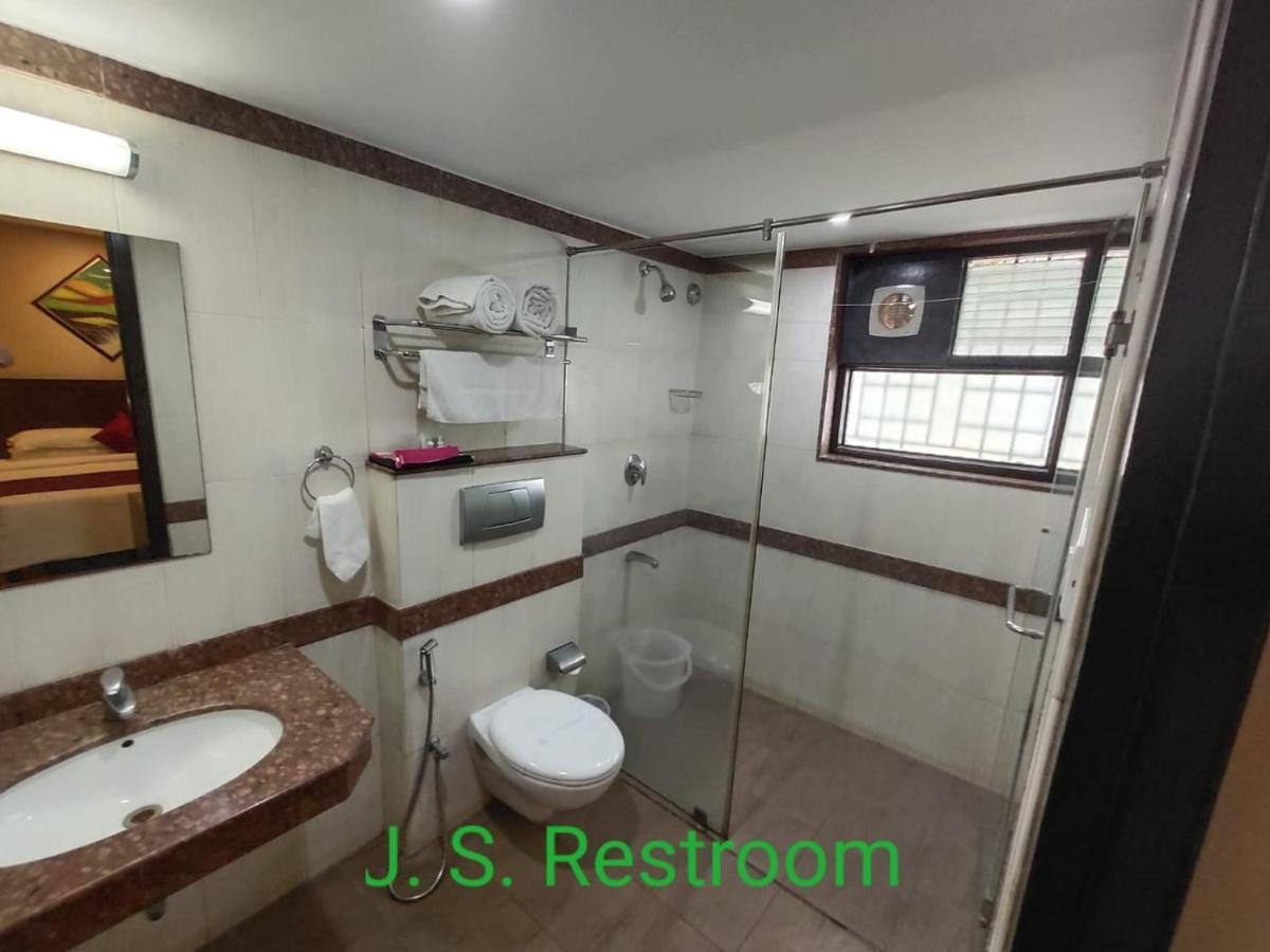 Arpanaa Hotel Tiruvannāmalai Buitenkant foto
